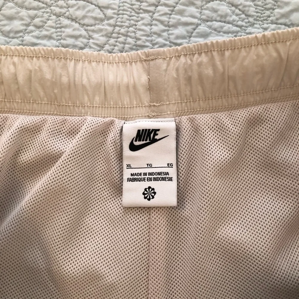 Nike windbreaker joggers. Women’s size XL.